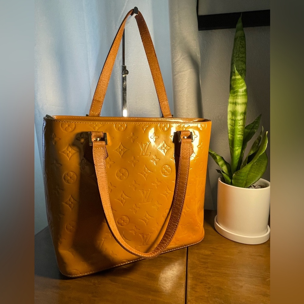Louis Vuitton  Vernis shoulder bag